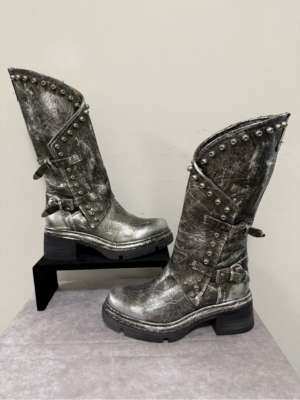 New AS98 Antique Silver Easton Boots Size 39